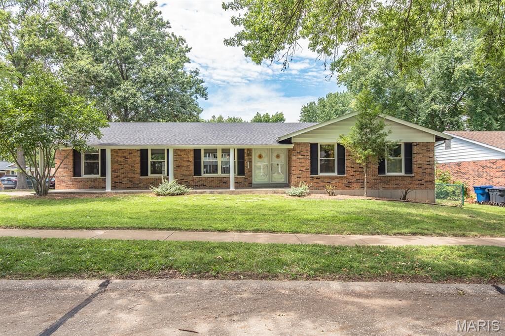 Property Photo:  3633 Rue De Renard  MO 63034 