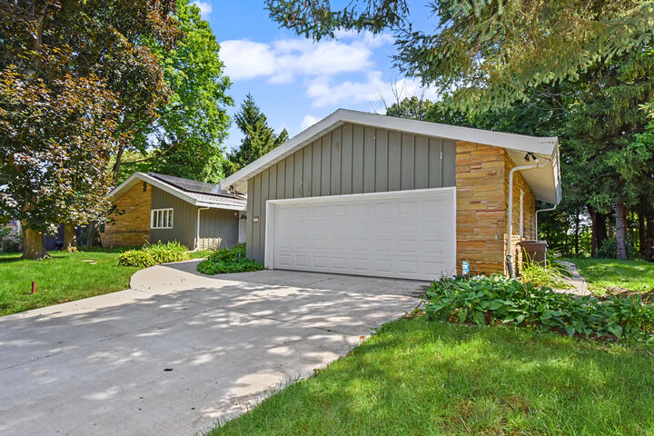 Property Photo:  6920 N Beech Tree Dr  WI 53209 