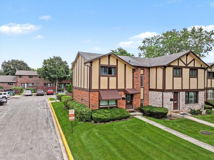 Property Photo:  1S291 Michigan Avenue  IL 60181 