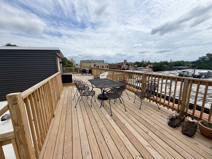 Property Photo:  2013 W Concord Place A  IL 60647 