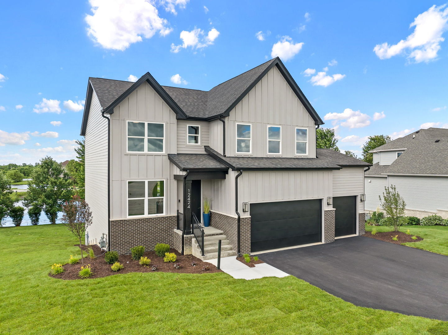 Property Photo: 12424 Limerick Lane IL 60585