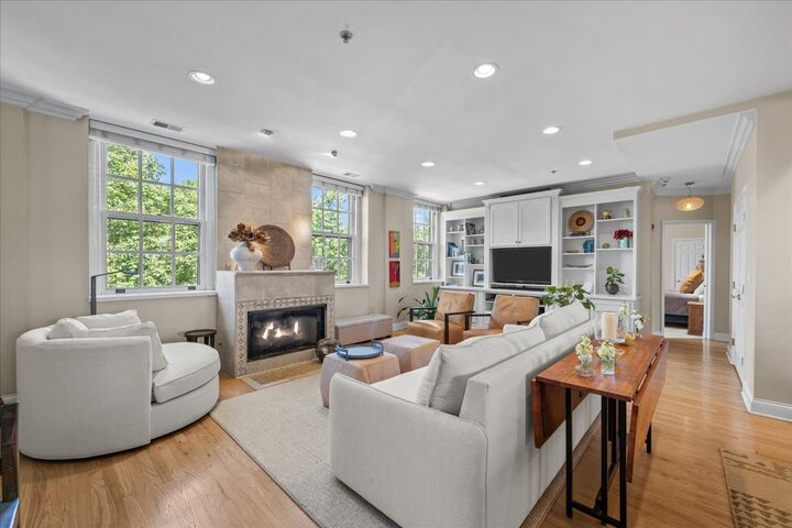 Property Photo:  25 Ronan Road 204  IL 60040 