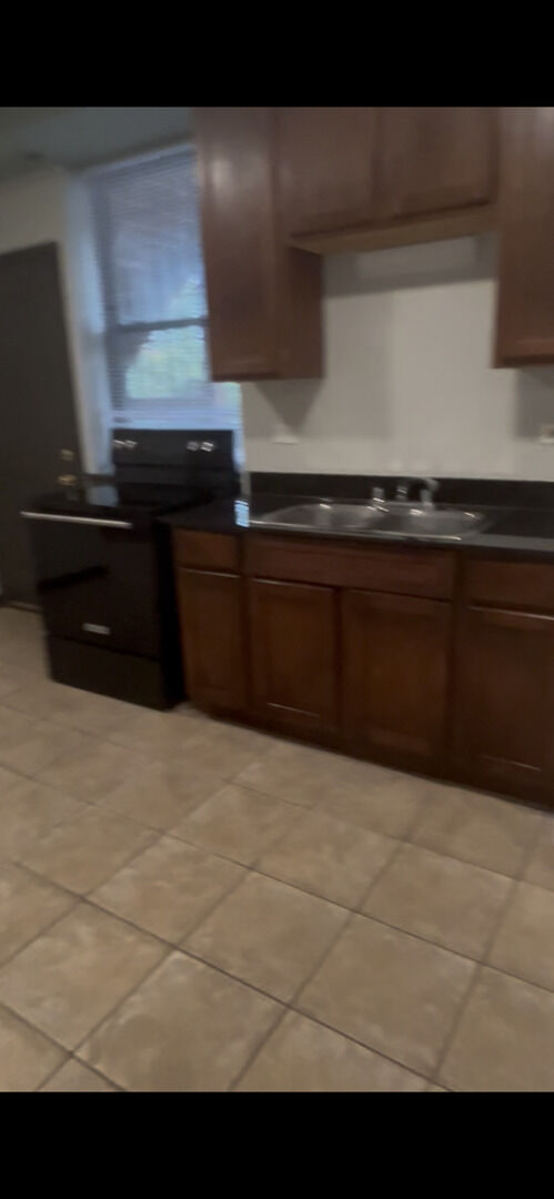 Property Photo: 7309 S East End Avenue 1E IL 60649
