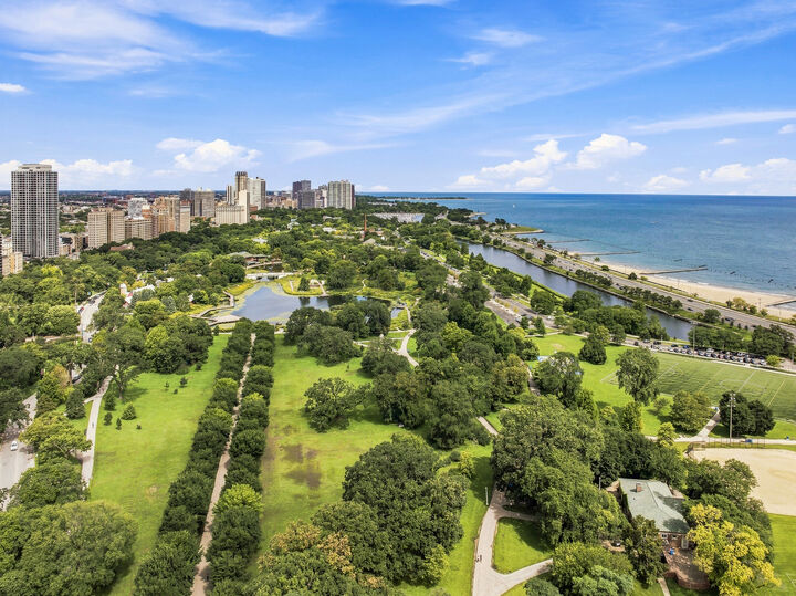 Property Photo:  1660 N La Salle Drive 2809  IL 60614 