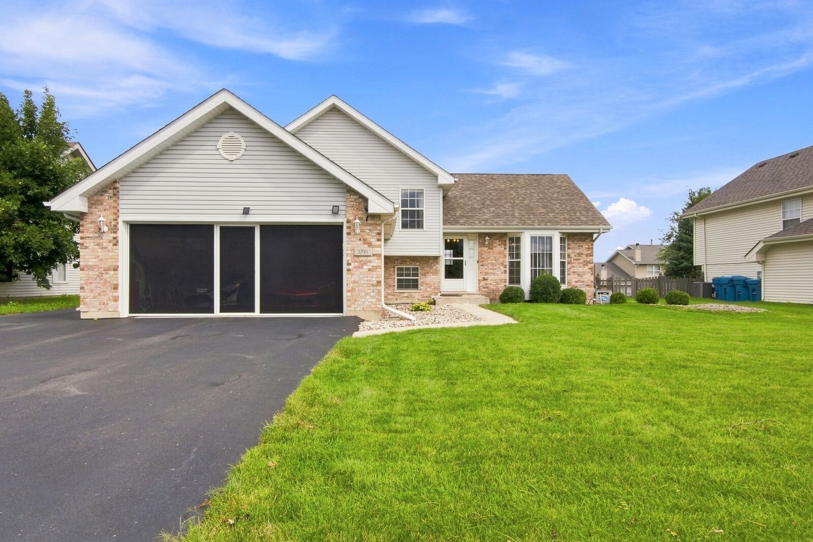 Property Photo: 5734 W Roosevelt Street IL 60449