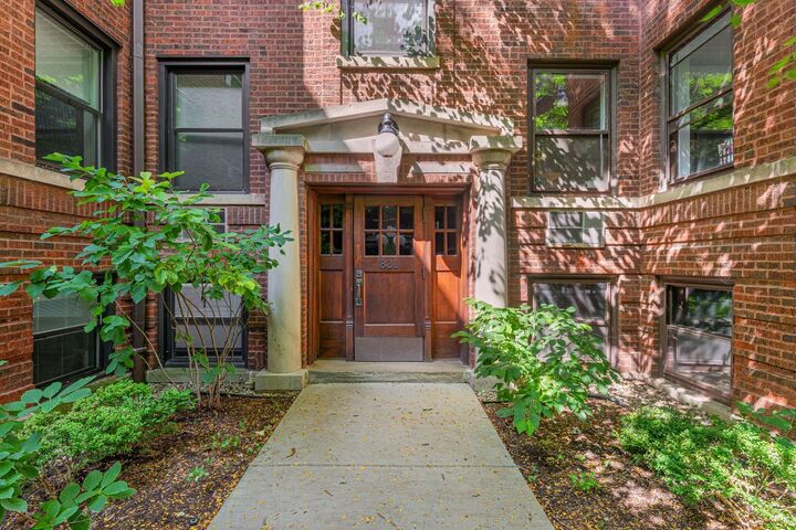 Property Photo:  821 Lake Street 2S  IL 60301 