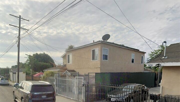 Property Photo: 1462 E 98th CA 90002