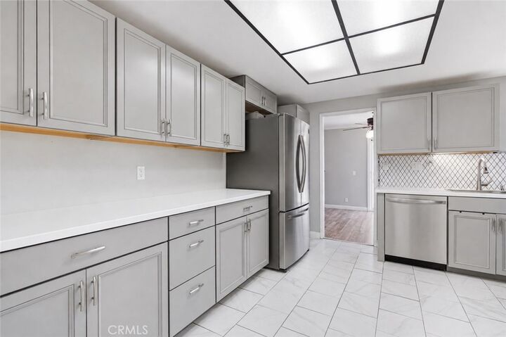 Property Photo:  28942 Rue Daniel  CA 91387 