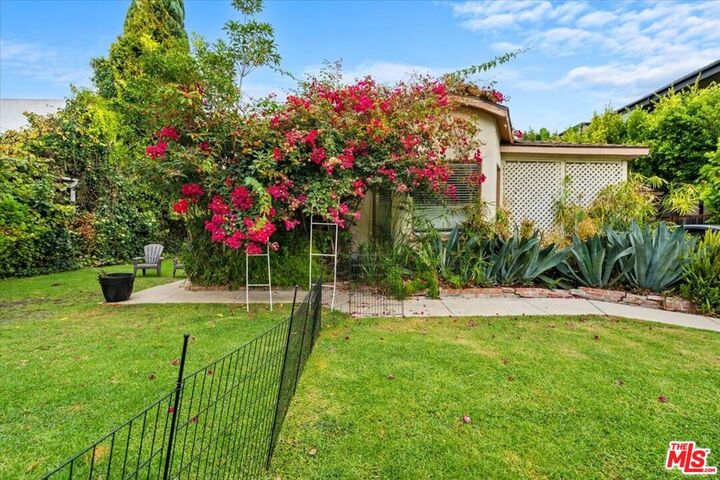 Property Photo:  1365 Palms Boulevard  CA 90291 