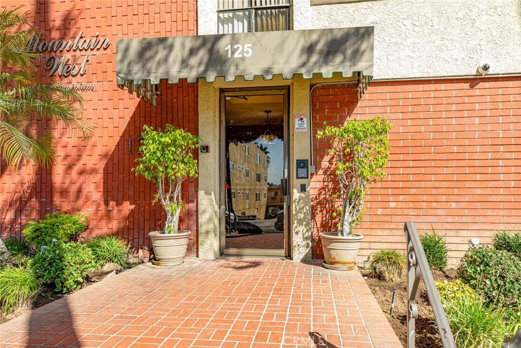 Property Photo:  125 W Mountain Street 102  CA 91202 