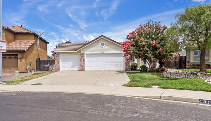 Property Photo:  4809 Sun Valley Drive  CA 95368 