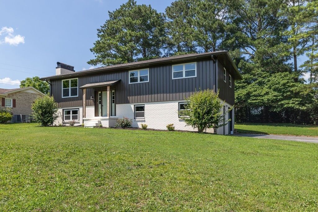 Property Photo: 1708 Deer Hollow Dr TN 38464