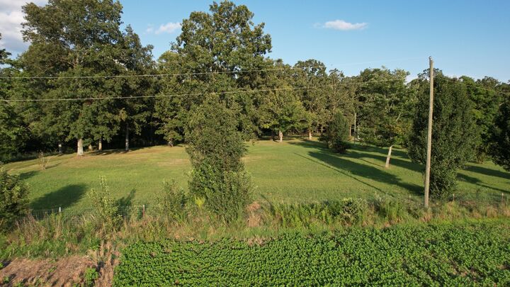 Property Photo: 9310 Buttermilk Ridge Rd TN 38464