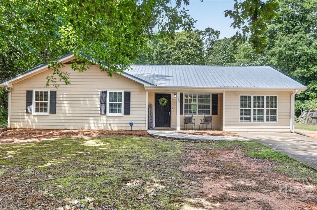 Property Photo: 216 Brooks Lane GA 30680