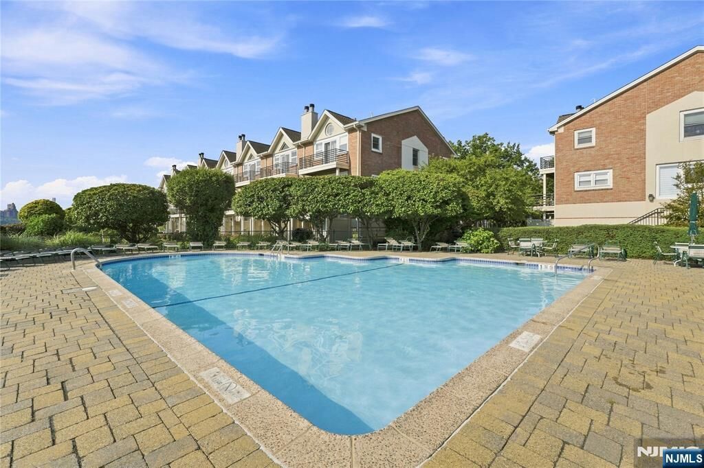 Property Photo:  200 Grand Cove Way 4J  NJ 07020 
