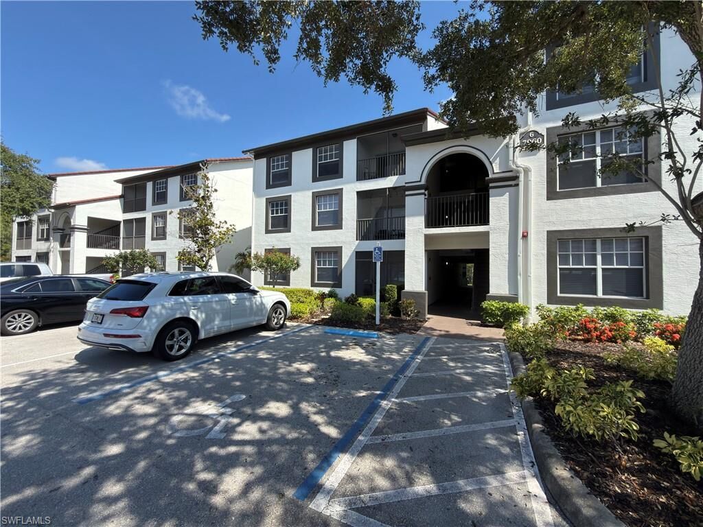 Property Photo: 7960 Preserve Cir 624 FL 34119