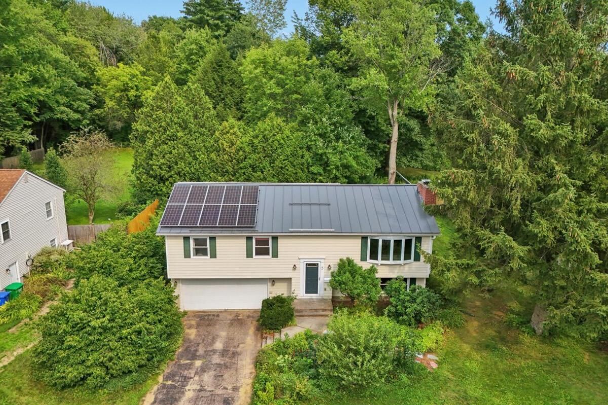 Property Photo: 5 Yandow Drive VT 05403