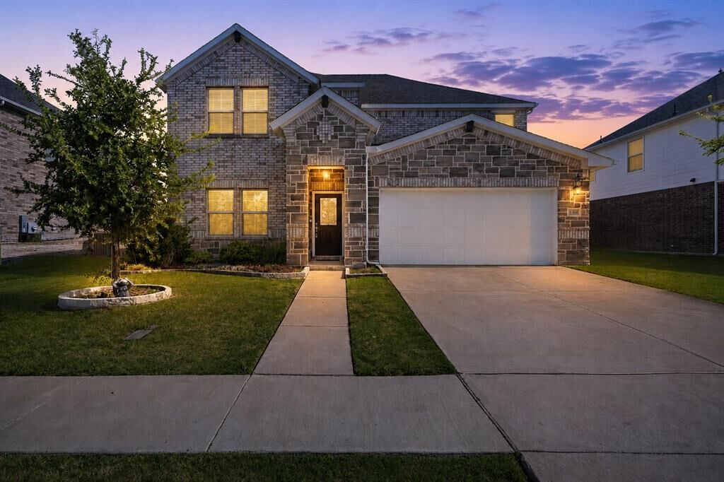 Property Photo:  148 Lisa Lane  TX 75189 