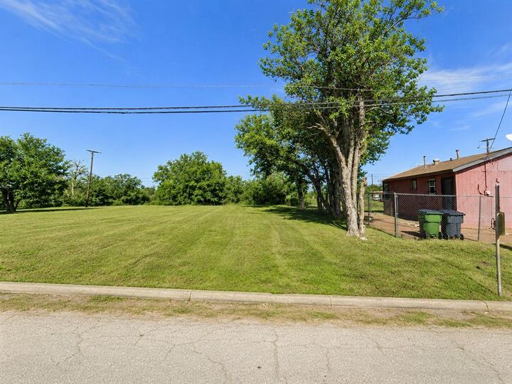 Property Photo: 422 Bonner Street TX 76301