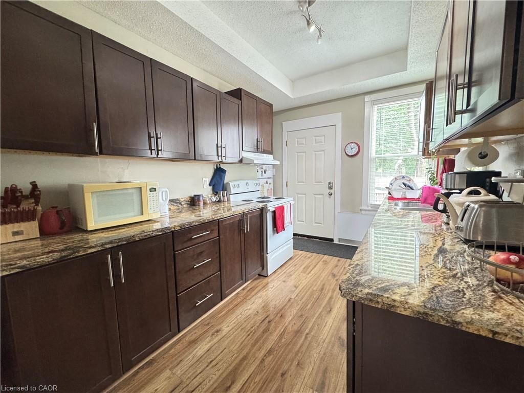 Property Photo:  88 Queen Street S 1  ON L8P 3R8 