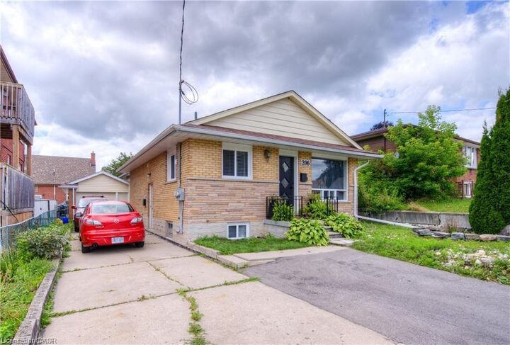 Property Photo:  206 Lorne Avenue B  ON N2M 3Y7 