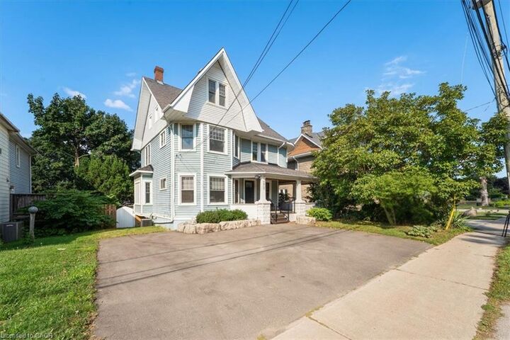 4917 King Street E — photo 1