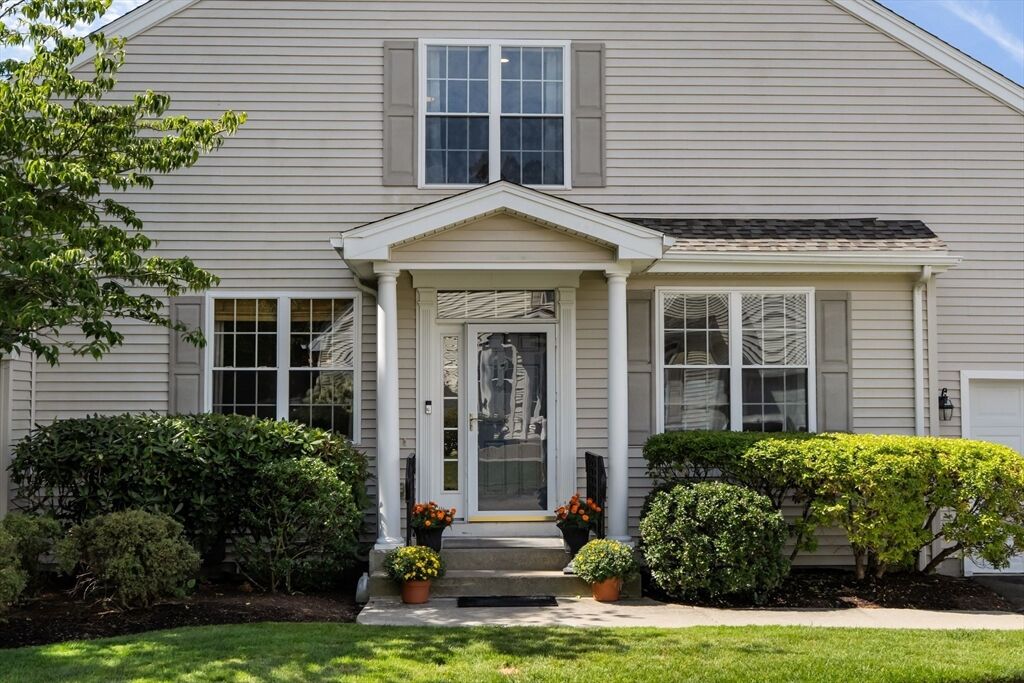 Property Photo:  6 Schooner Way 6  MA 02050 
