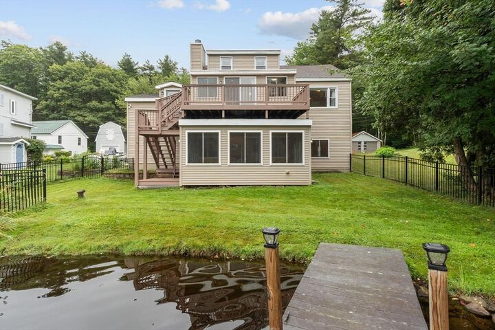 Property Photo:  9 Lake Dr E  MA 01473 