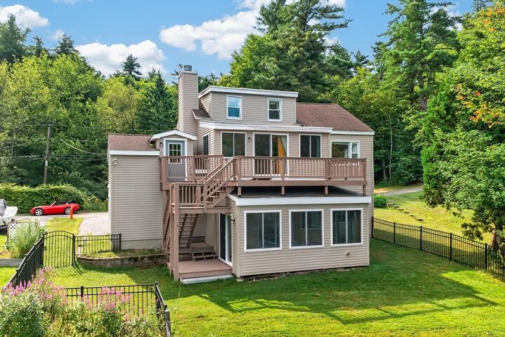Property Photo:  9 Lake Dr E  MA 01473 