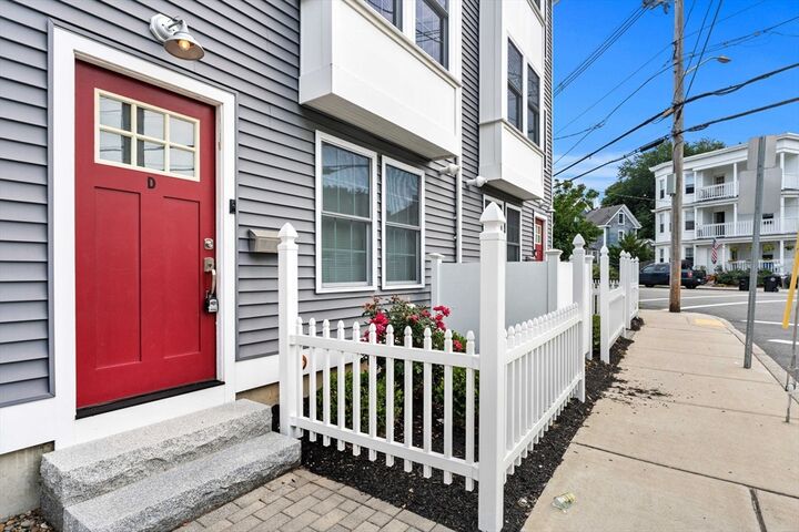 Property Photo:  34 Beckford St D  MA 01915 