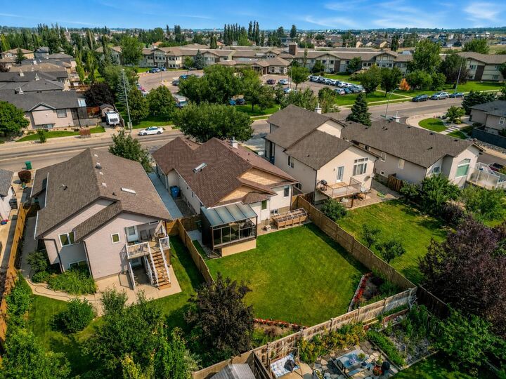 Property Photo:  236 Southgate Boulevard S  AB T1K 5C3 