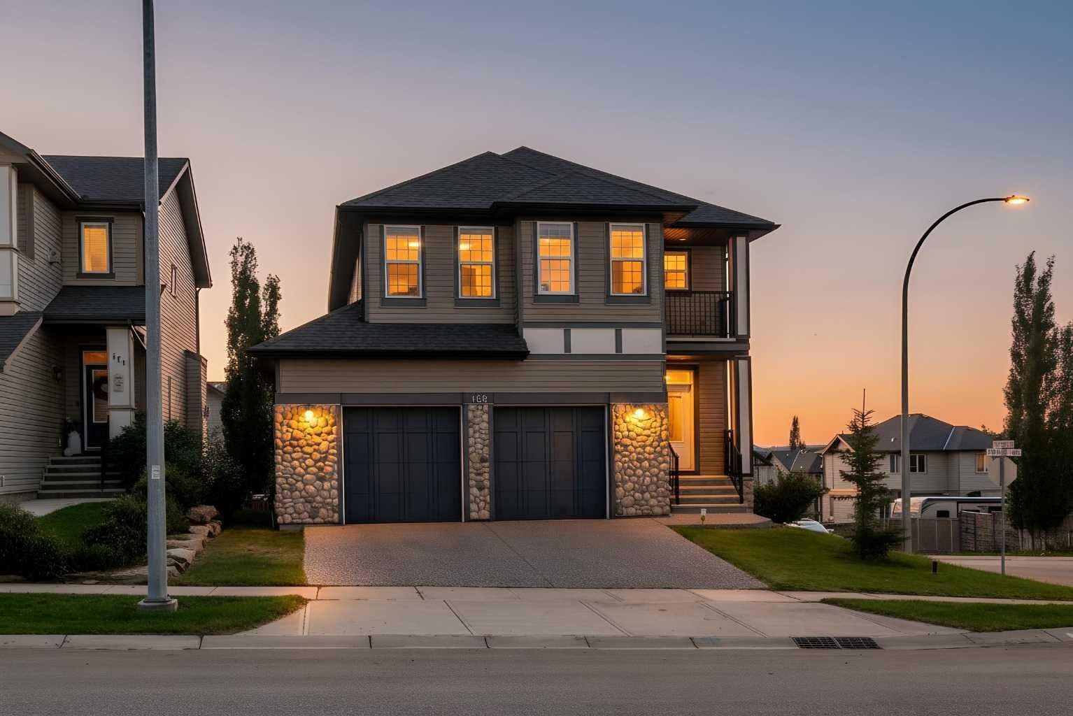 Property Photo:  168 Heritage Boulevard  AB T4C 0S6 