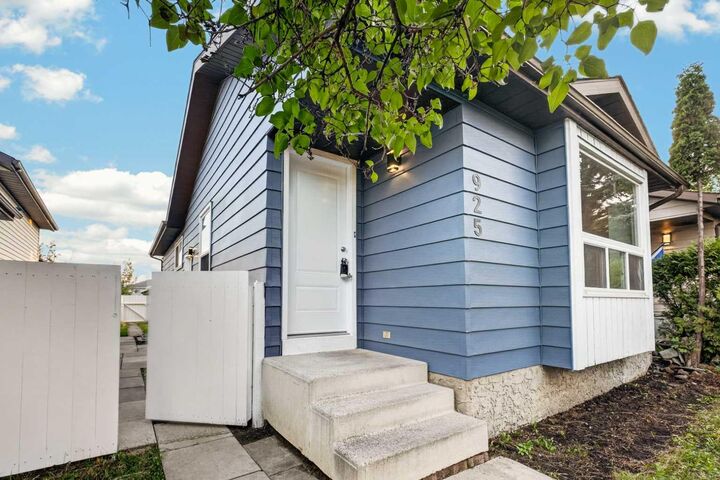 925 Erin Woods Drive SE — photo 1