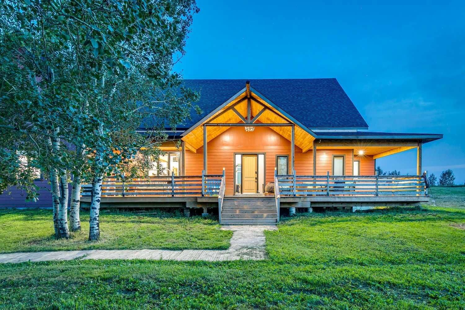 Property Photo: 32183 552 Highway E AB T1S 4Z1