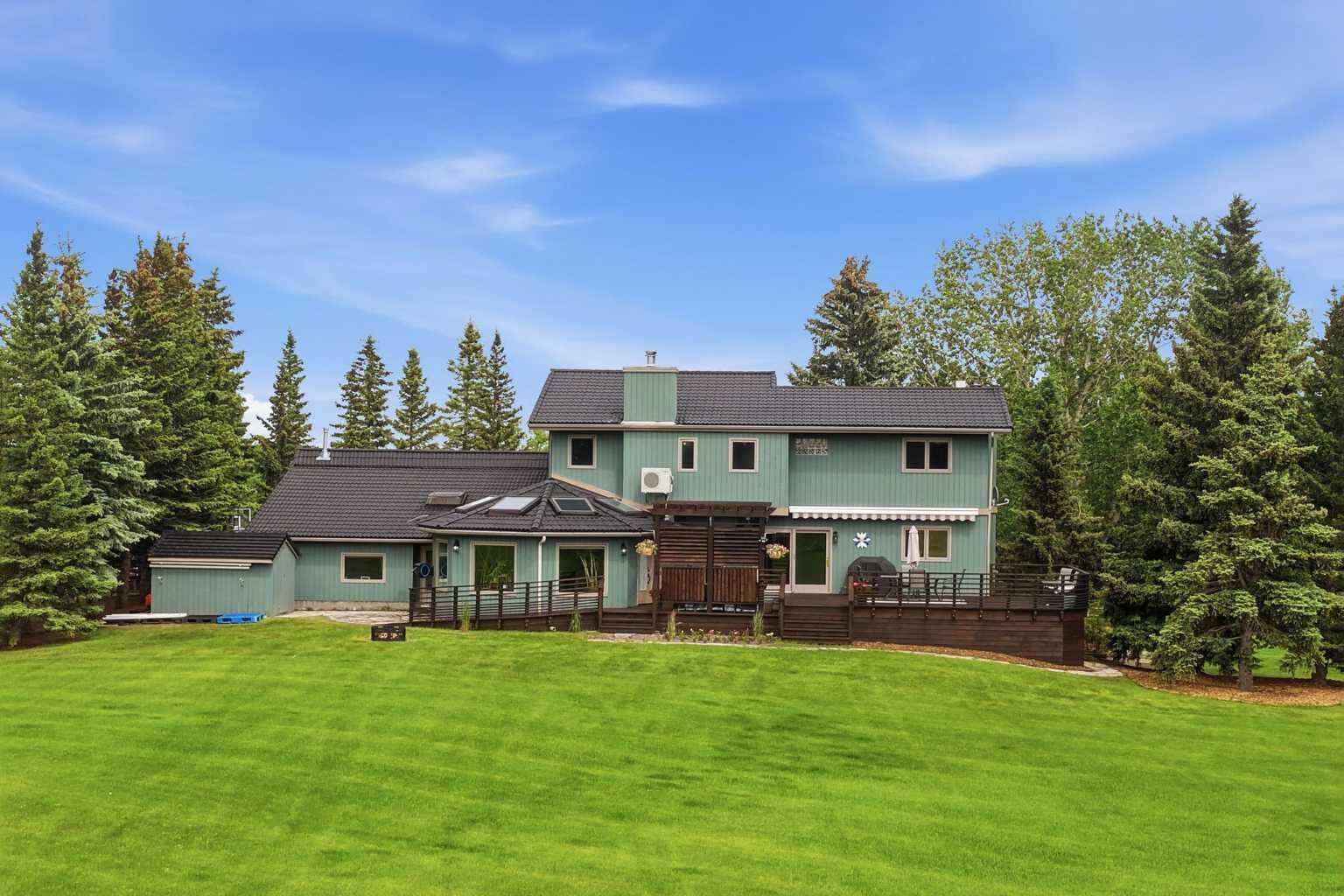 Property Photo: 39 Calling Horse Estates AB T3Z 1H4