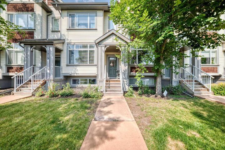 Property Photo:  1915 Copperfield Boulevard SE  AB T2Z 0Y8 