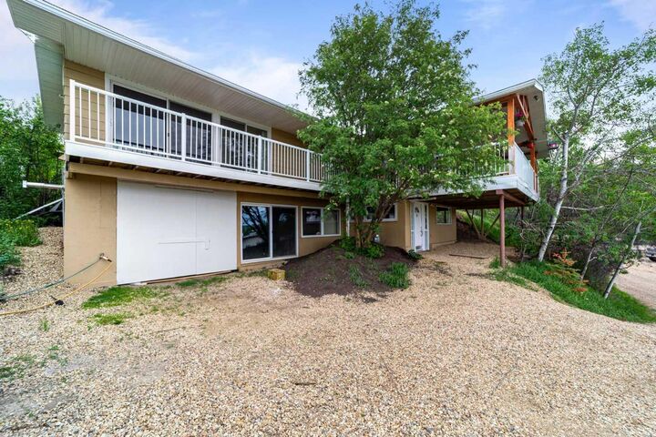 Property Photo: 325 Minnewaukan Road AB T4V 2M9