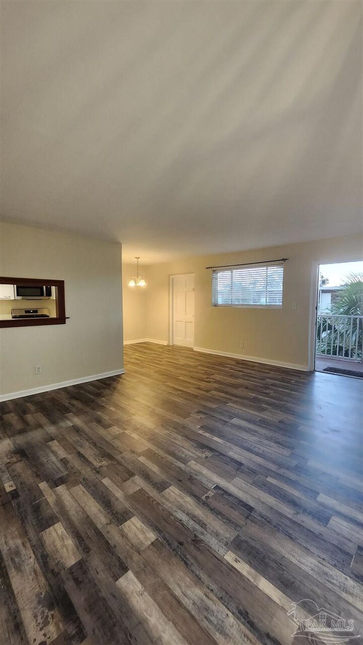 Property Photo:  600 Scenic Hwy 321  FL 32503 