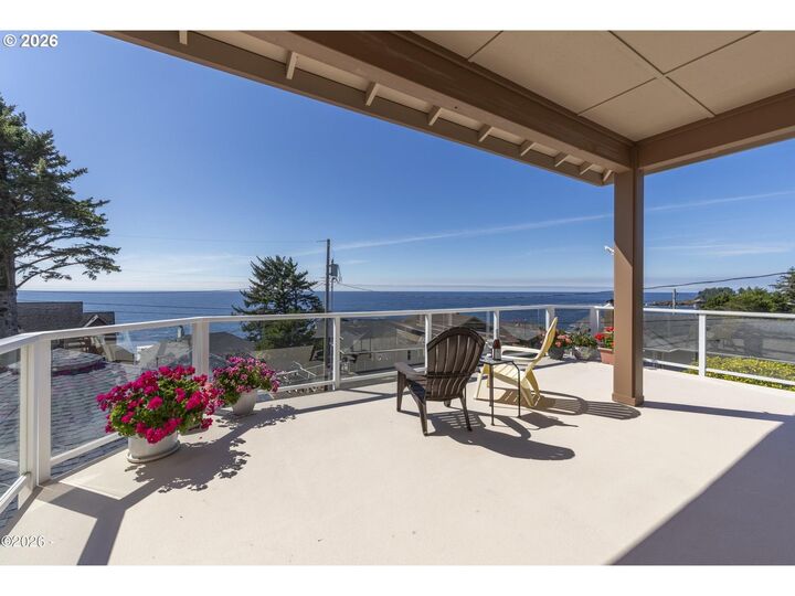 Property Photo:  30 SW Heilberg St  OR 97341 