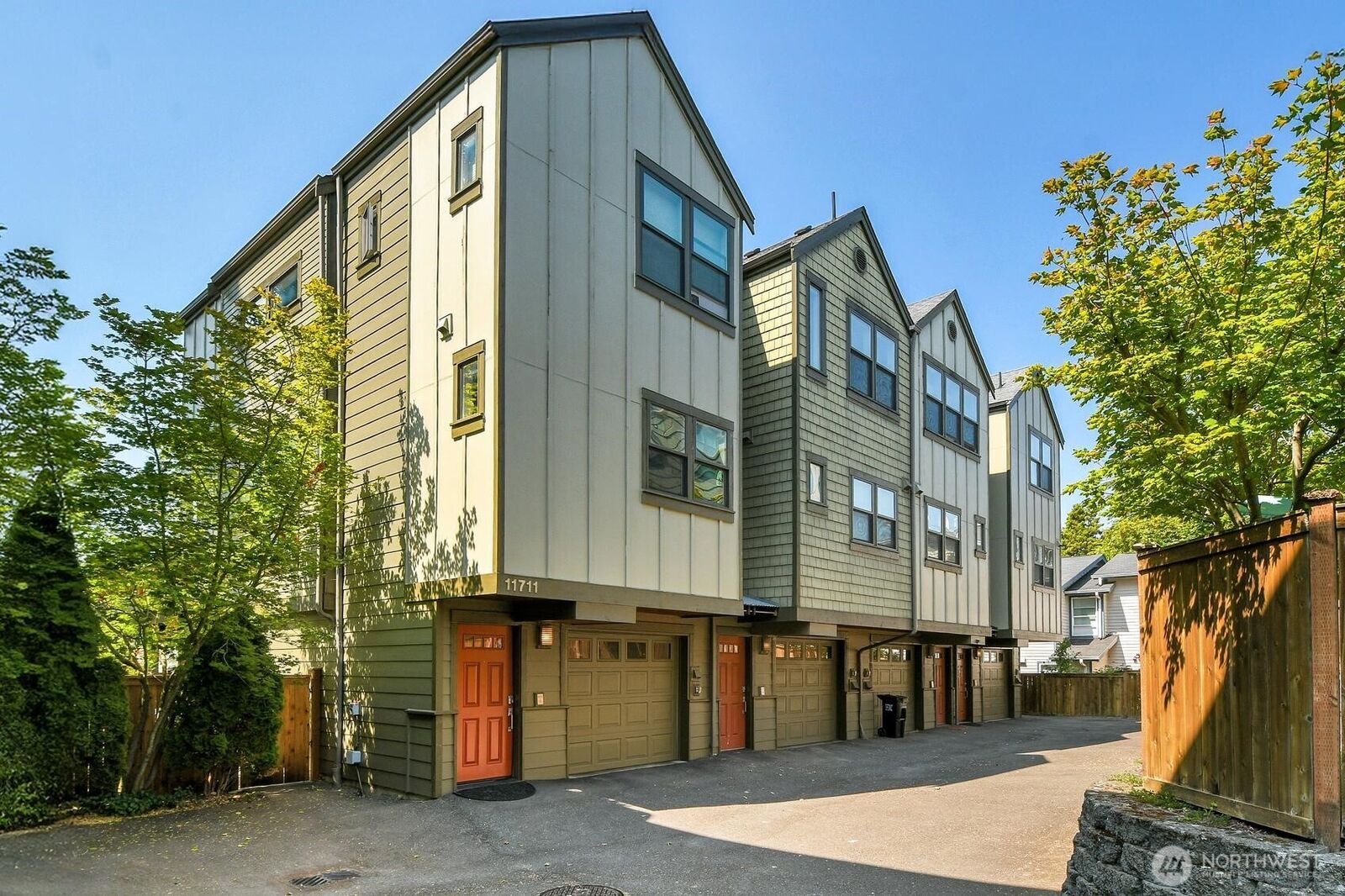 Property Photo:  11711  Greenwood Ave N B  WA 98133 