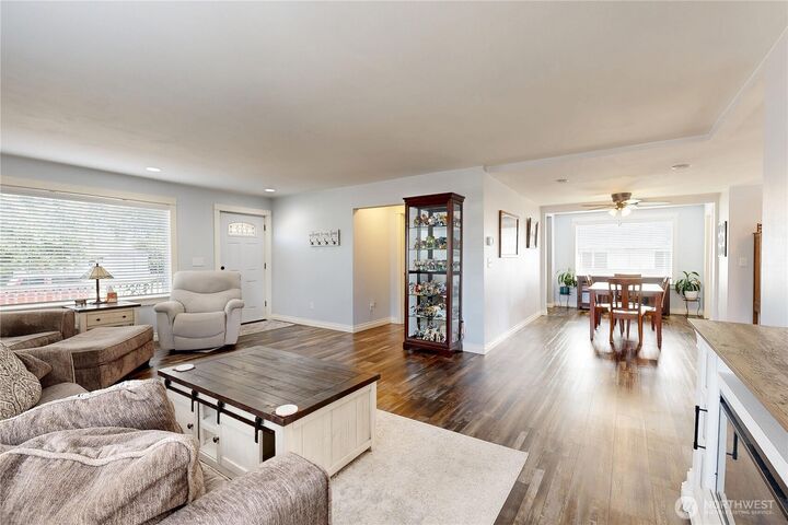 Property Photo:  529 SW 1st  WA 99324 