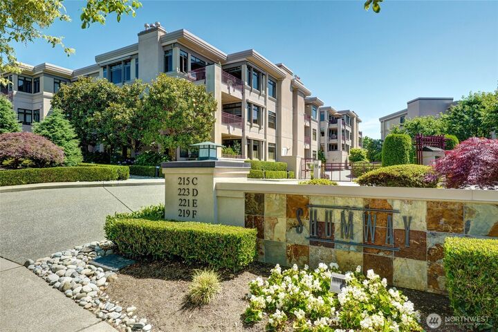 Property Photo: 219 5th Avenue S F304 WA 98033