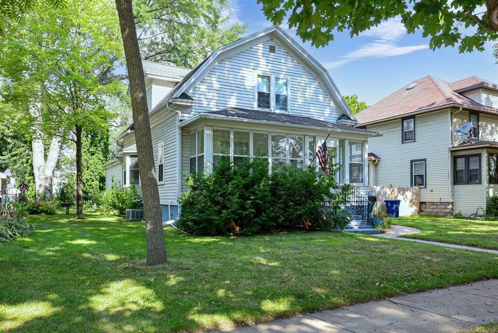 Property Photo:  801 Lincoln Street  WI 54303 