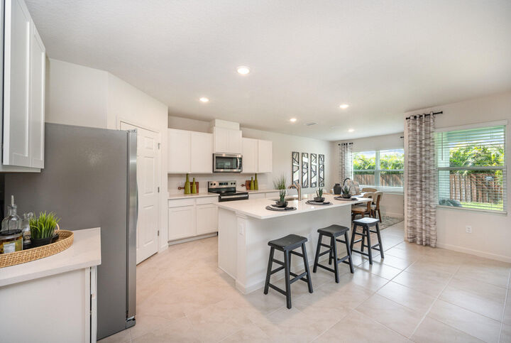 Property Photo: 425 SW David Terrace FL 34953