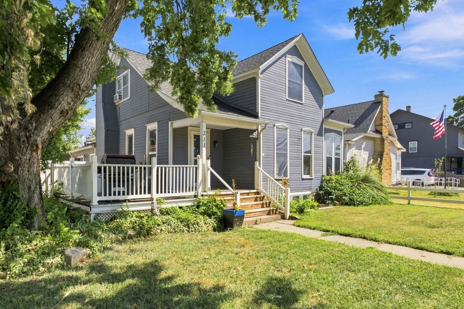 Property Photo: 311 E 10th St KS 67152-4010