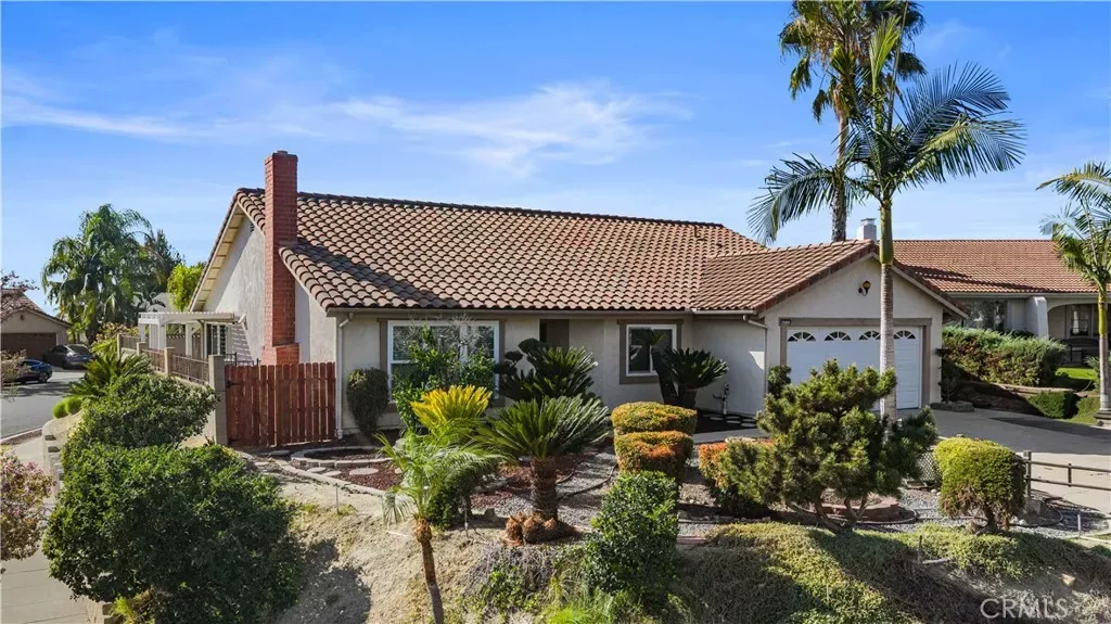 Property Photo:  2580 N Robinhood  CA 92867 