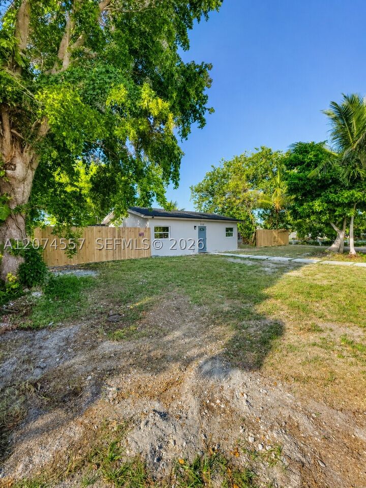 Property Photo:  980 NW 13th St  FL 33030 