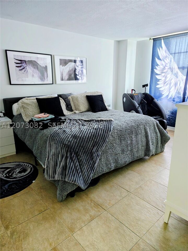 Property Photo: 2333 Brickell Ave 2814 FL 33129