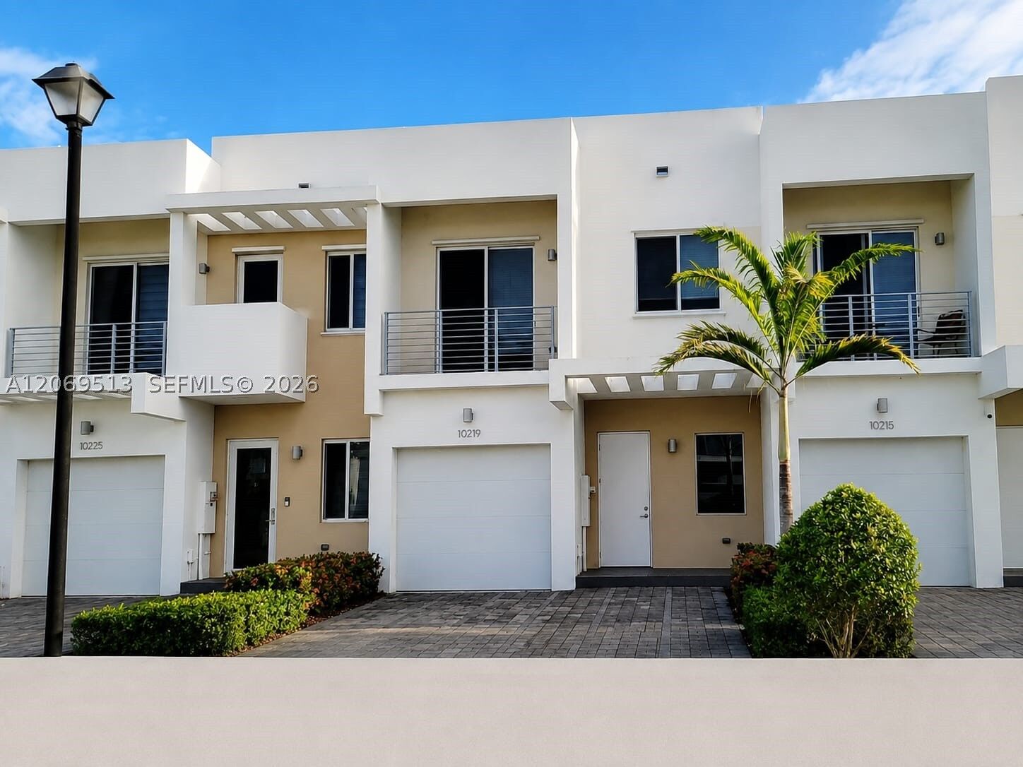 Property Photo: 10219 NW 72nd Ter FL 33178