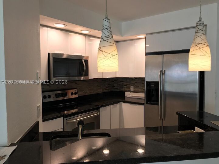 Property Photo: 3370 N Pinewalk Dr N 1212 FL 33063